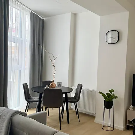 Uno Center Apartmán *